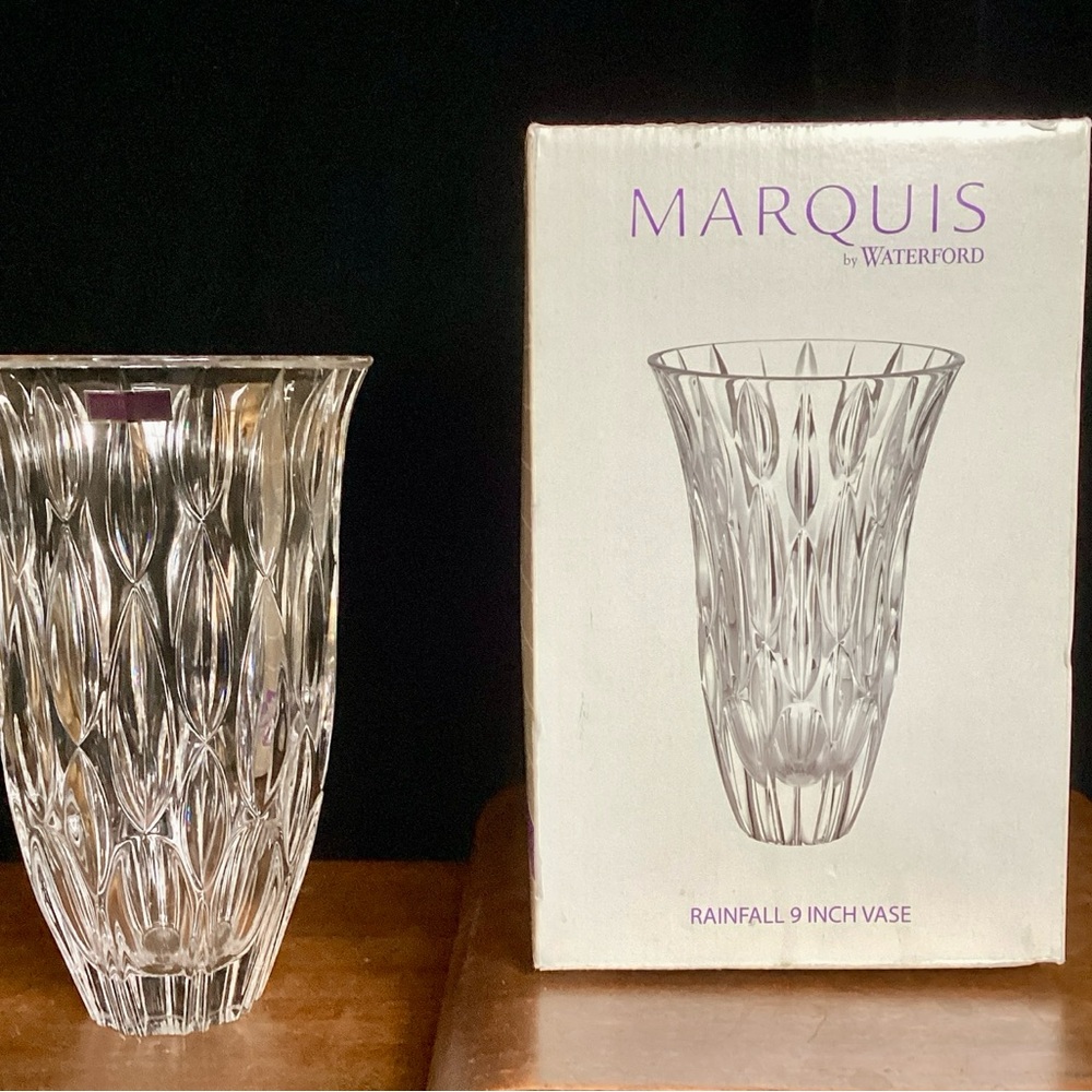 NIB Marquis by Waterford Rainfall 11 Inch Crystal Vase Clear